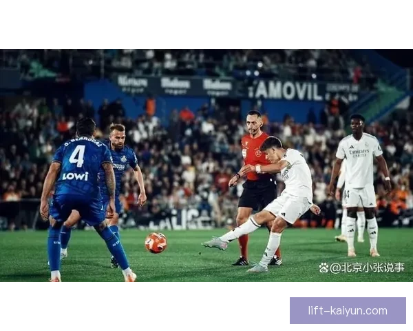 库尔图瓦持续提升个人技术水平，备受期待的纪录片将揭示其职业生涯精彩瞬间。