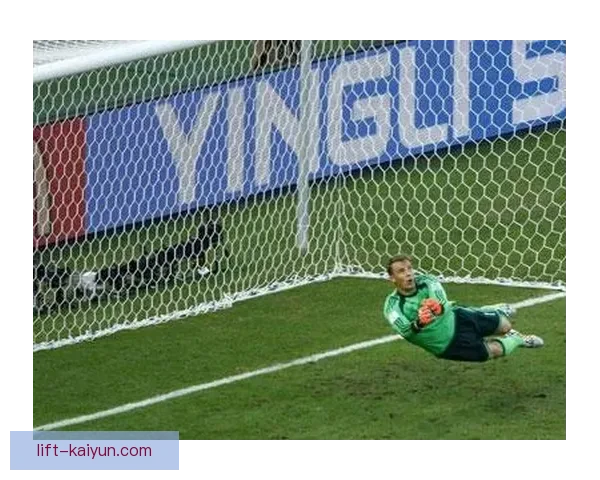 诺伊尔扑救数据对比显示其状态回暖，近期表现稳健。