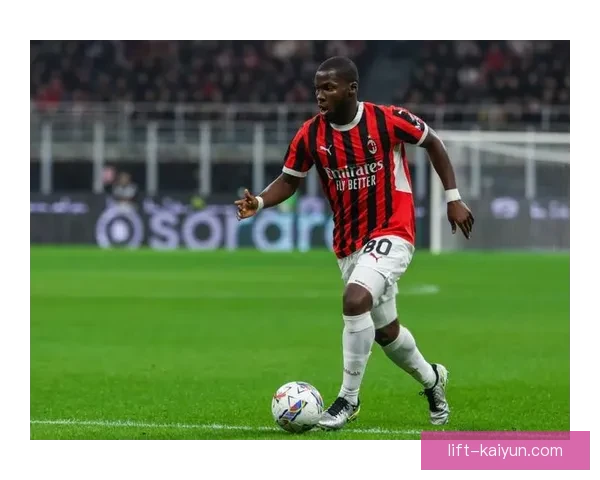 穆萨中场风格逐渐显现，表现稳健引发关注