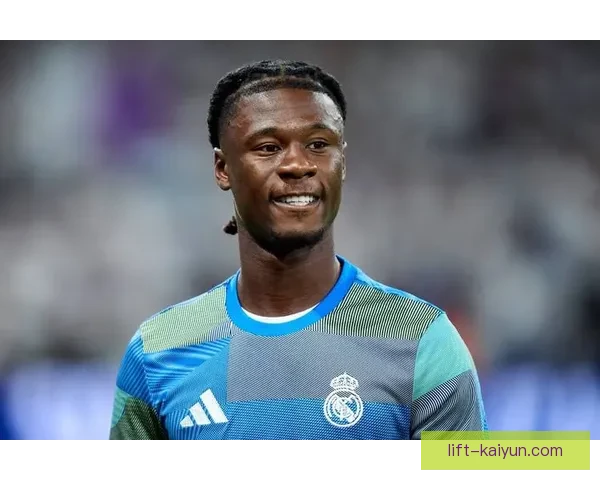 卡马文加国家队近期表现稳健，中场作用持续提升