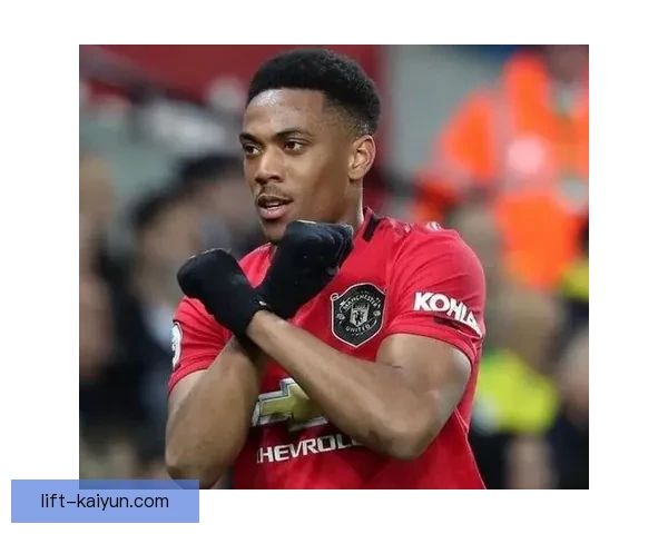 维拉萨维奇加盟英超球队表现稳健